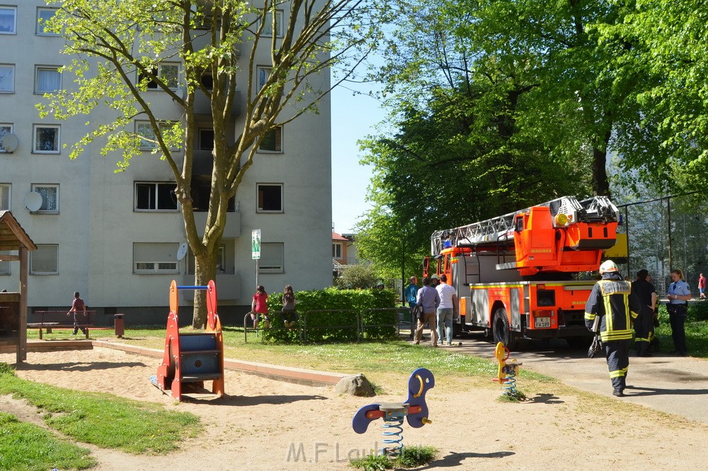 Feuer 2  Koeln Muelheim Clevischer Ring P141.JPG - Miklos Laubert